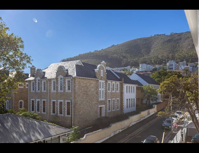 1 BEDROOM APARTMENT SOLD IN SEA POINT